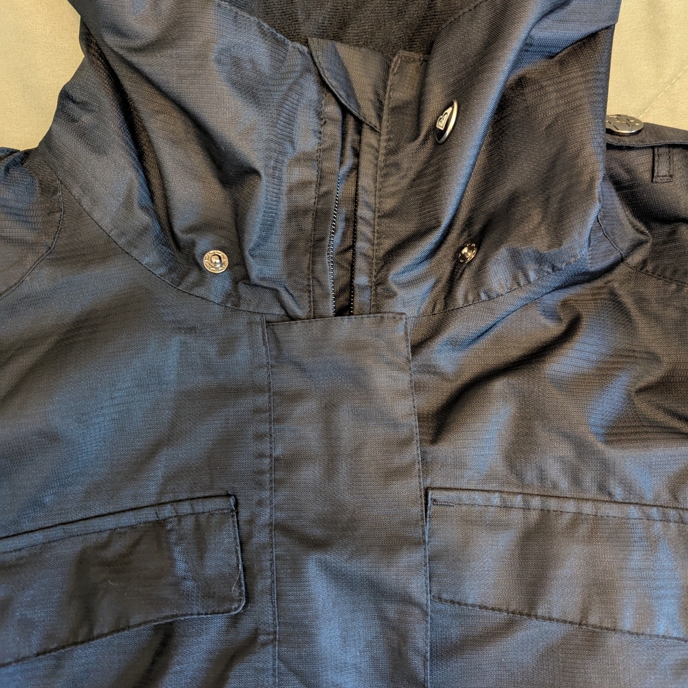 Roxy Black Jacket with Subtle Pattern - Picture 14 of 15